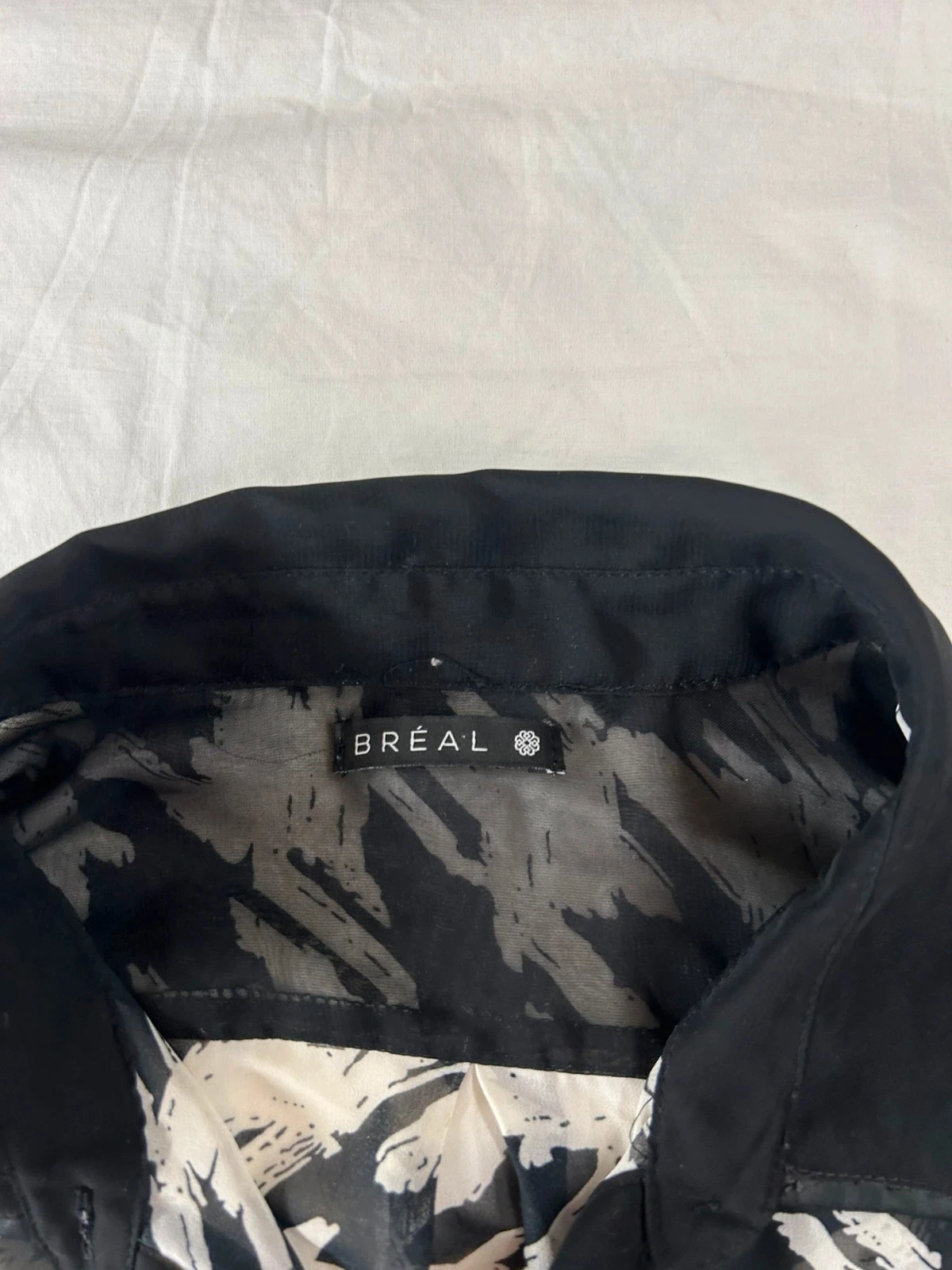 Camisa con motivos negro y blanco Bréal efectos transparentes vintage – photo 7